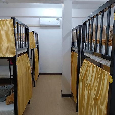 Silom Guesthouse 방콕 외부 사진
