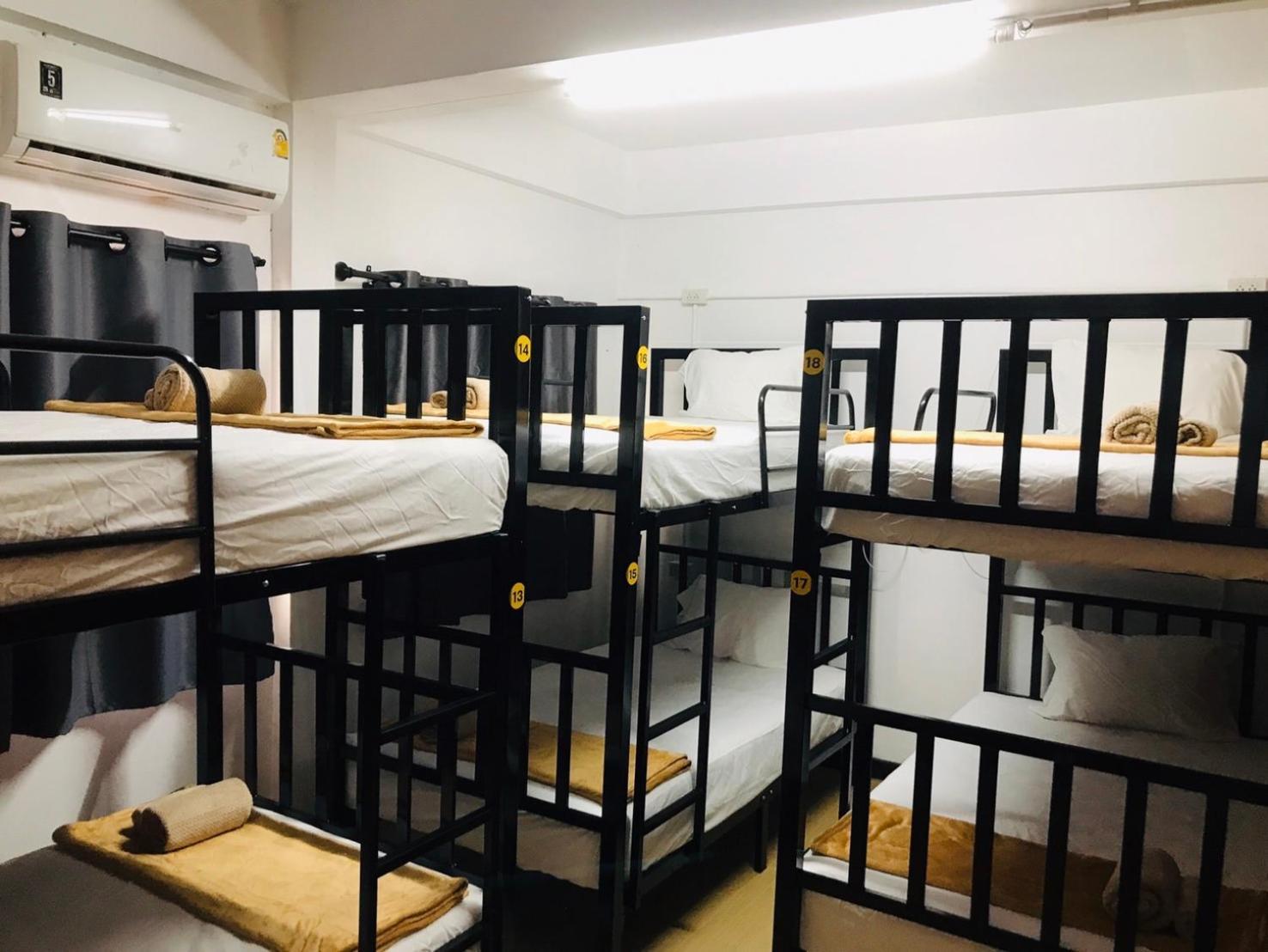 Silom Guesthouse 방콕 외부 사진