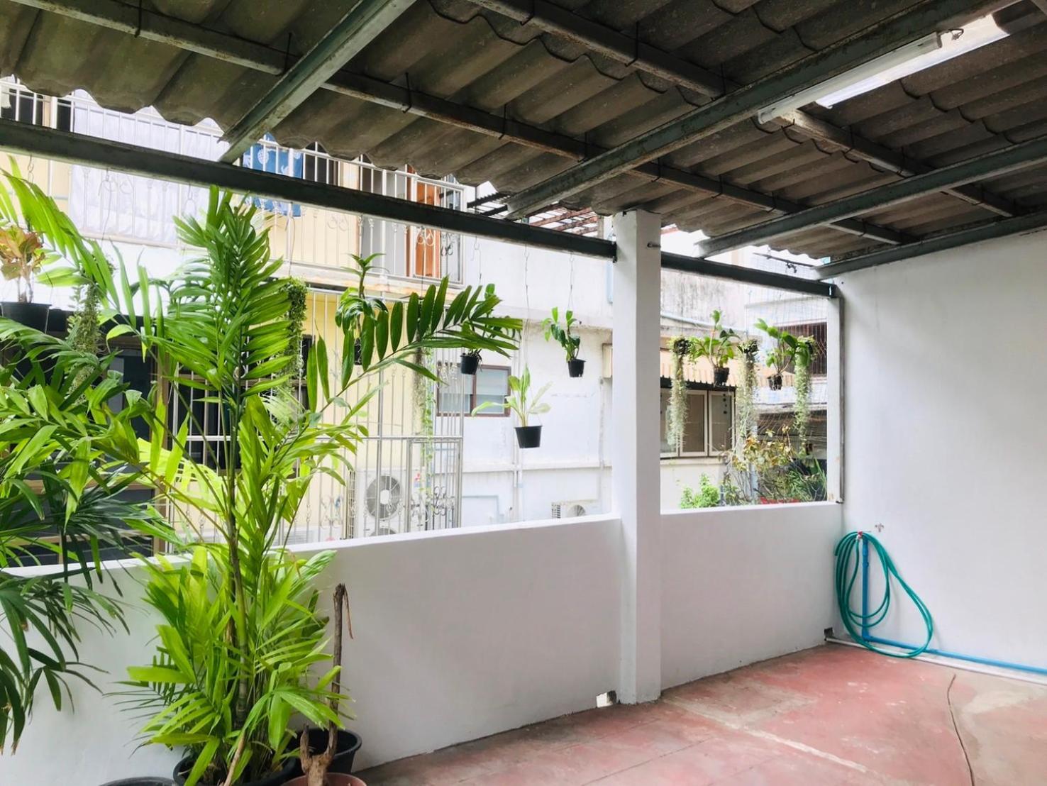 Silom Guesthouse 방콕 외부 사진