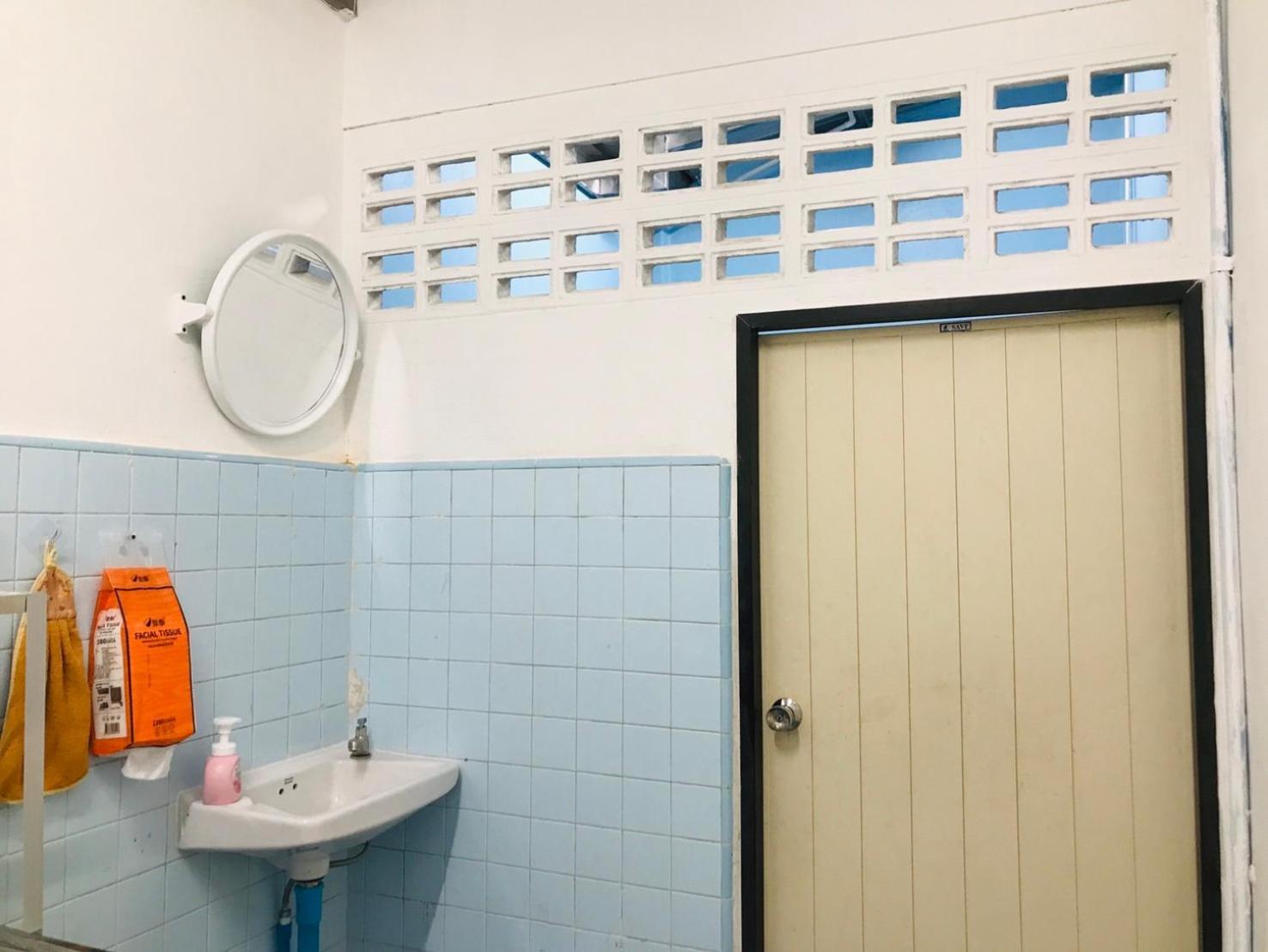 Silom Guesthouse 방콕 외부 사진