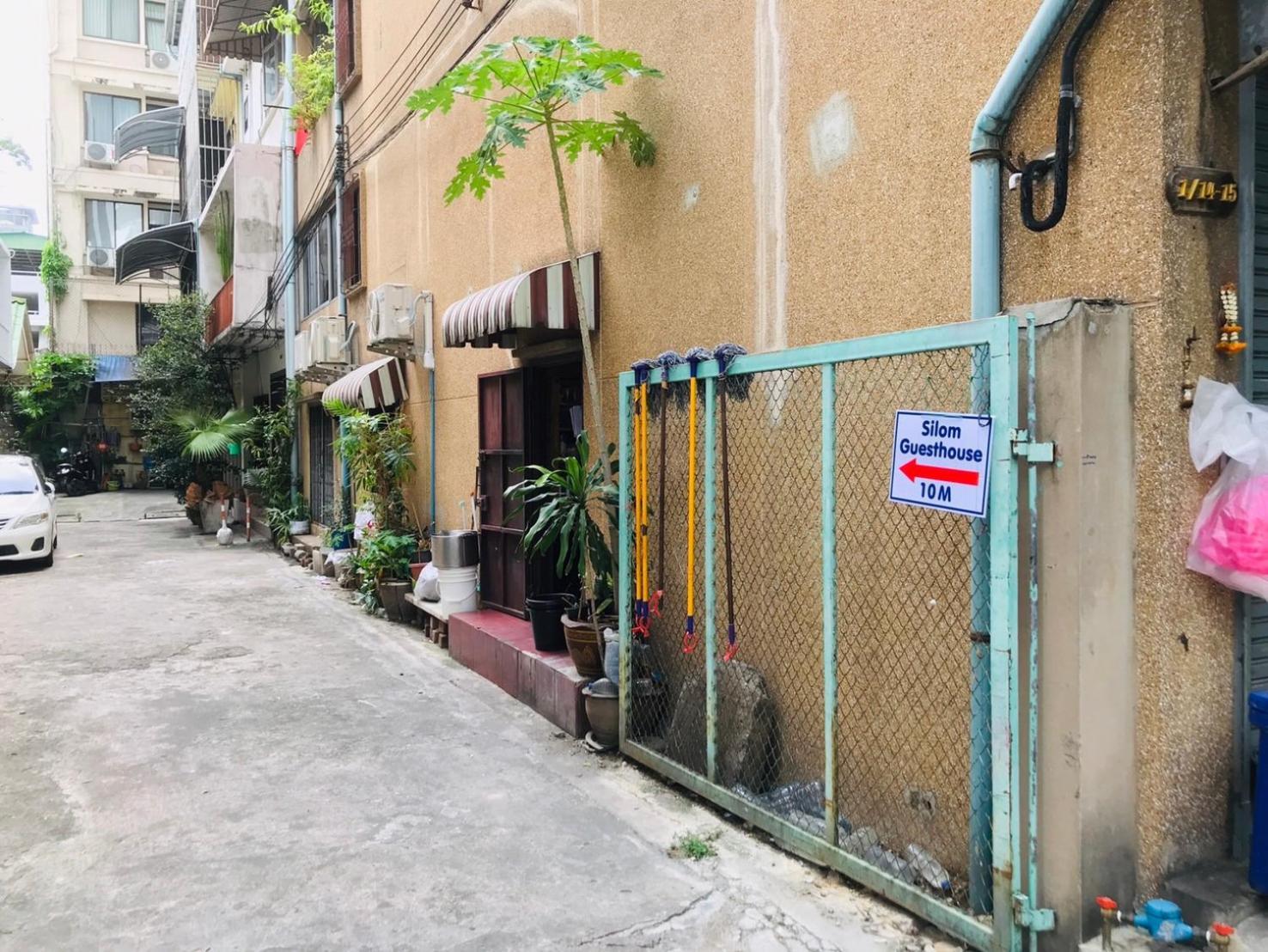 Silom Guesthouse 방콕 외부 사진
