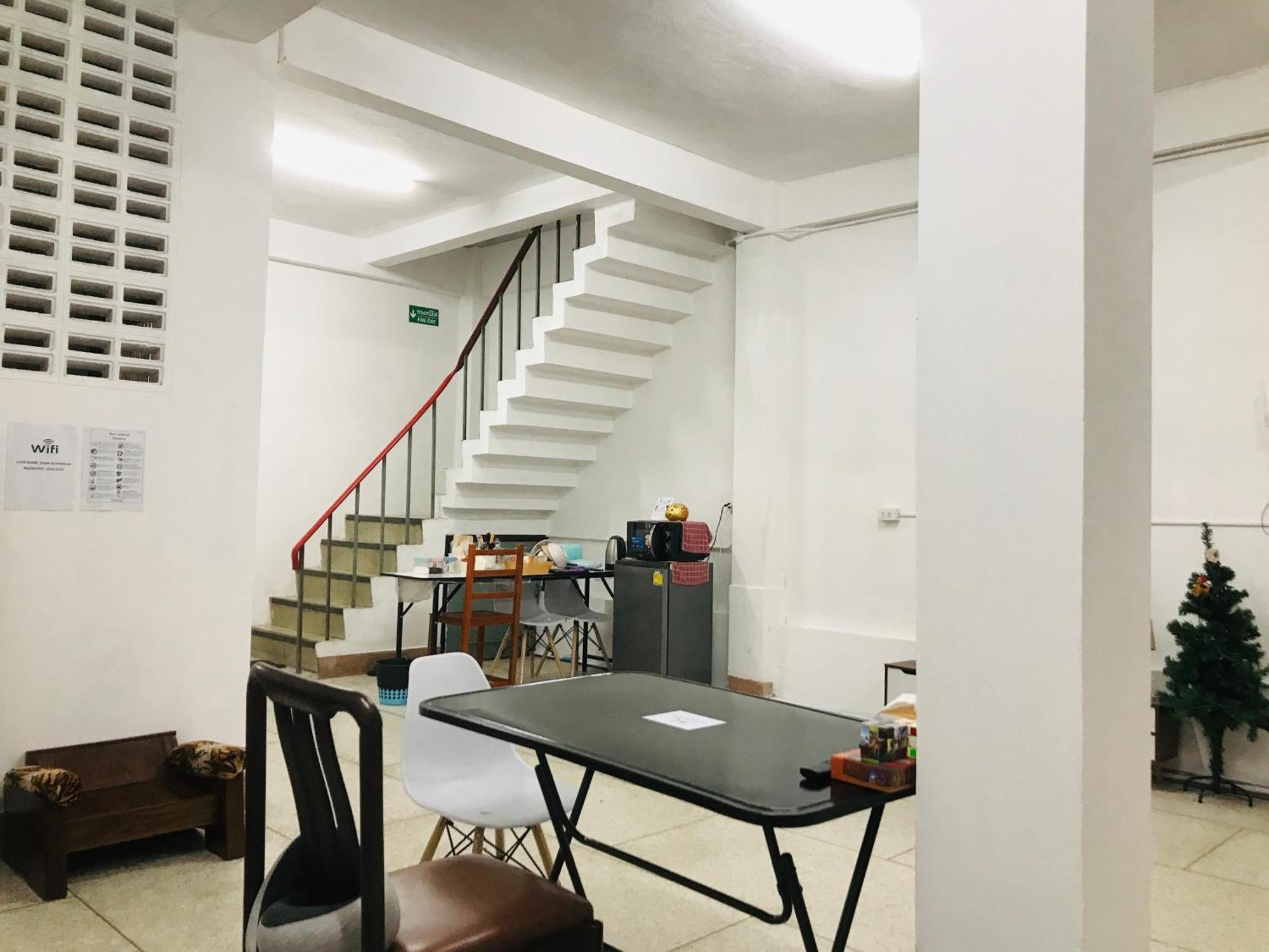 Silom Guesthouse 방콕 외부 사진