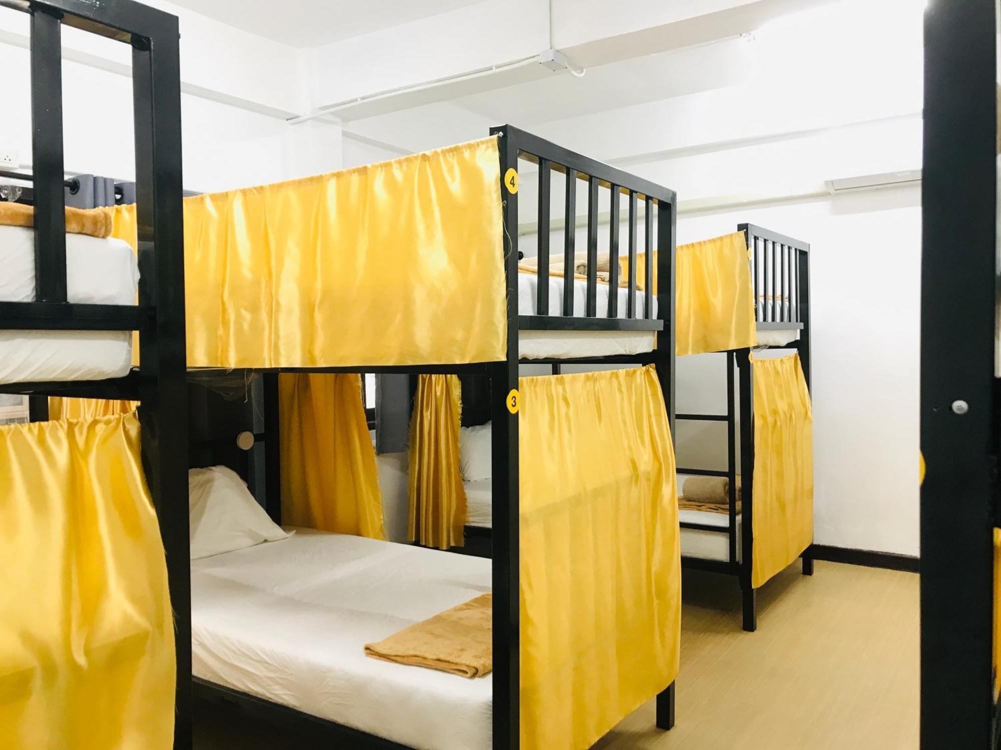 Silom Guesthouse 방콕 외부 사진