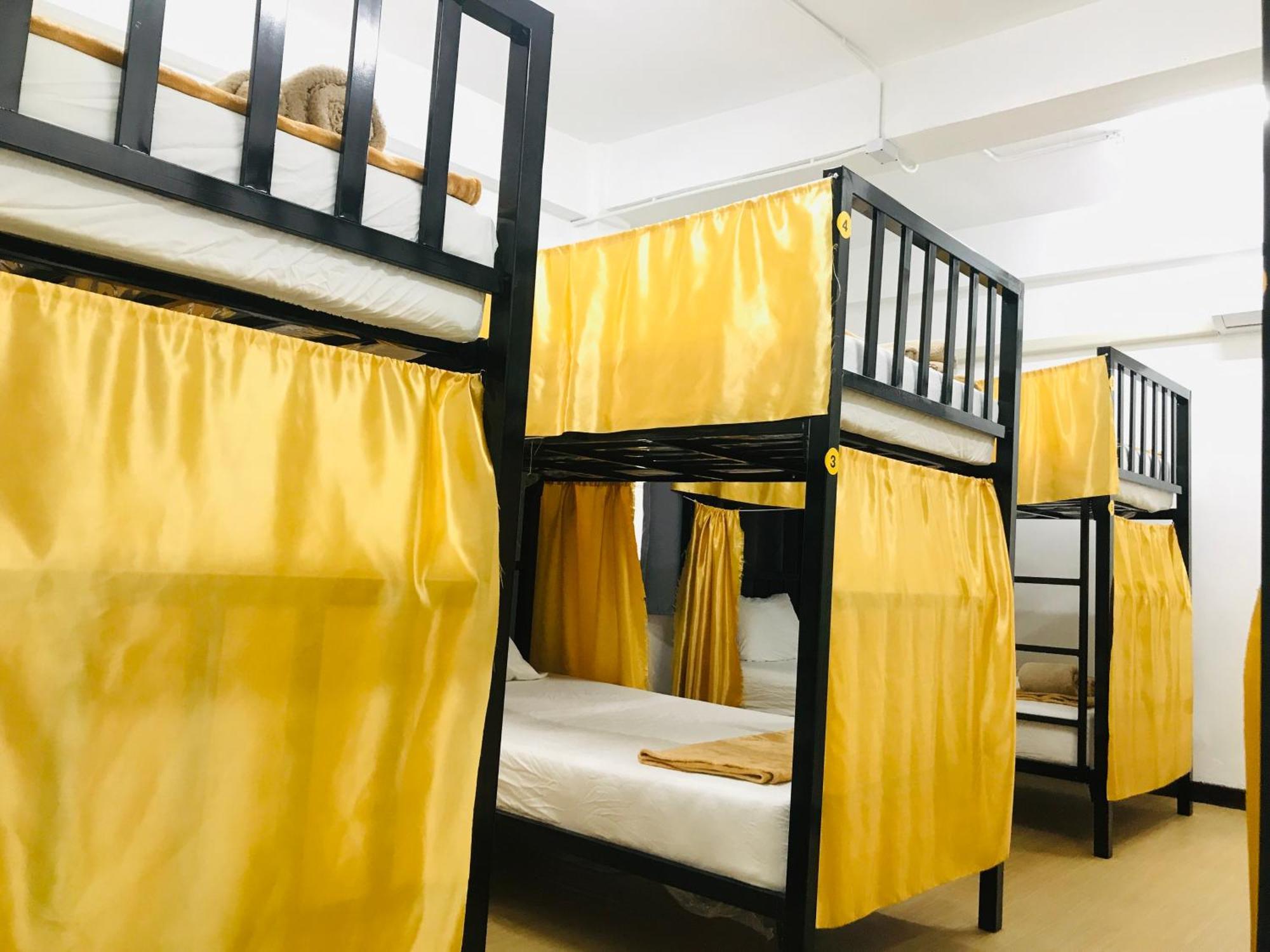 Silom Guesthouse 방콕 외부 사진