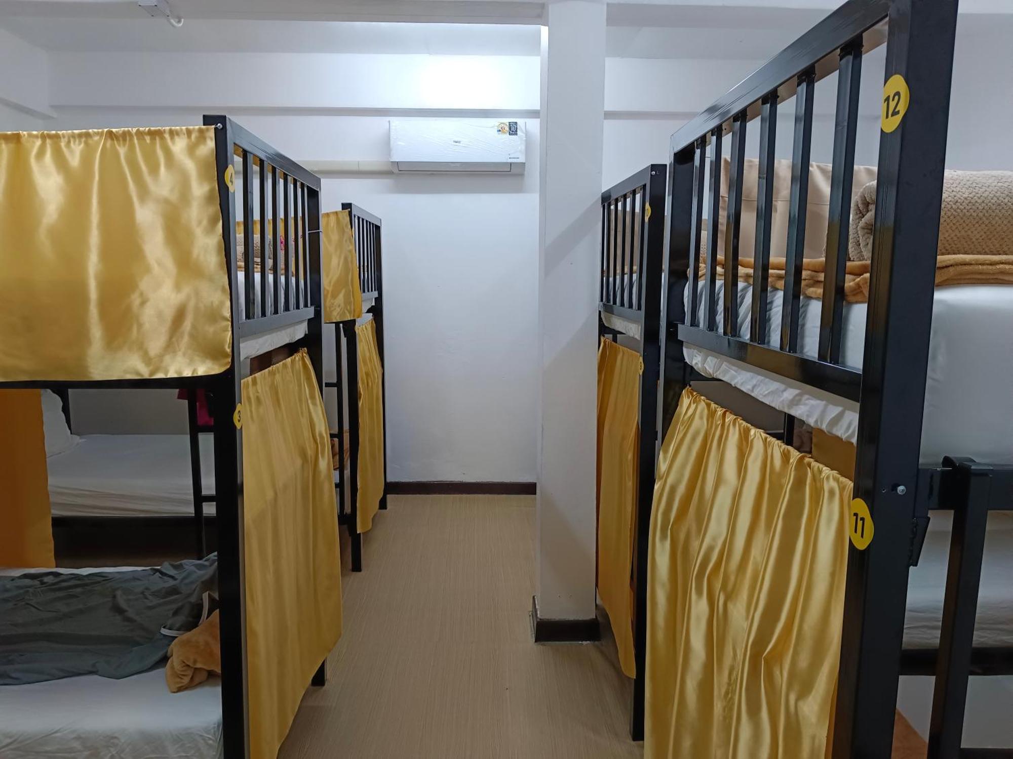 Silom Guesthouse 방콕 외부 사진