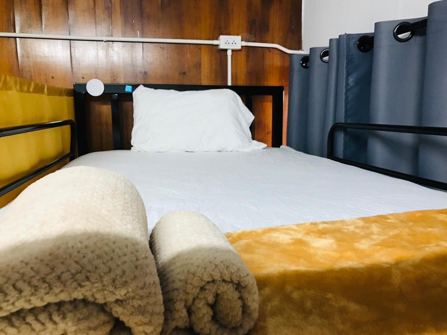 Silom Guesthouse 방콕 외부 사진