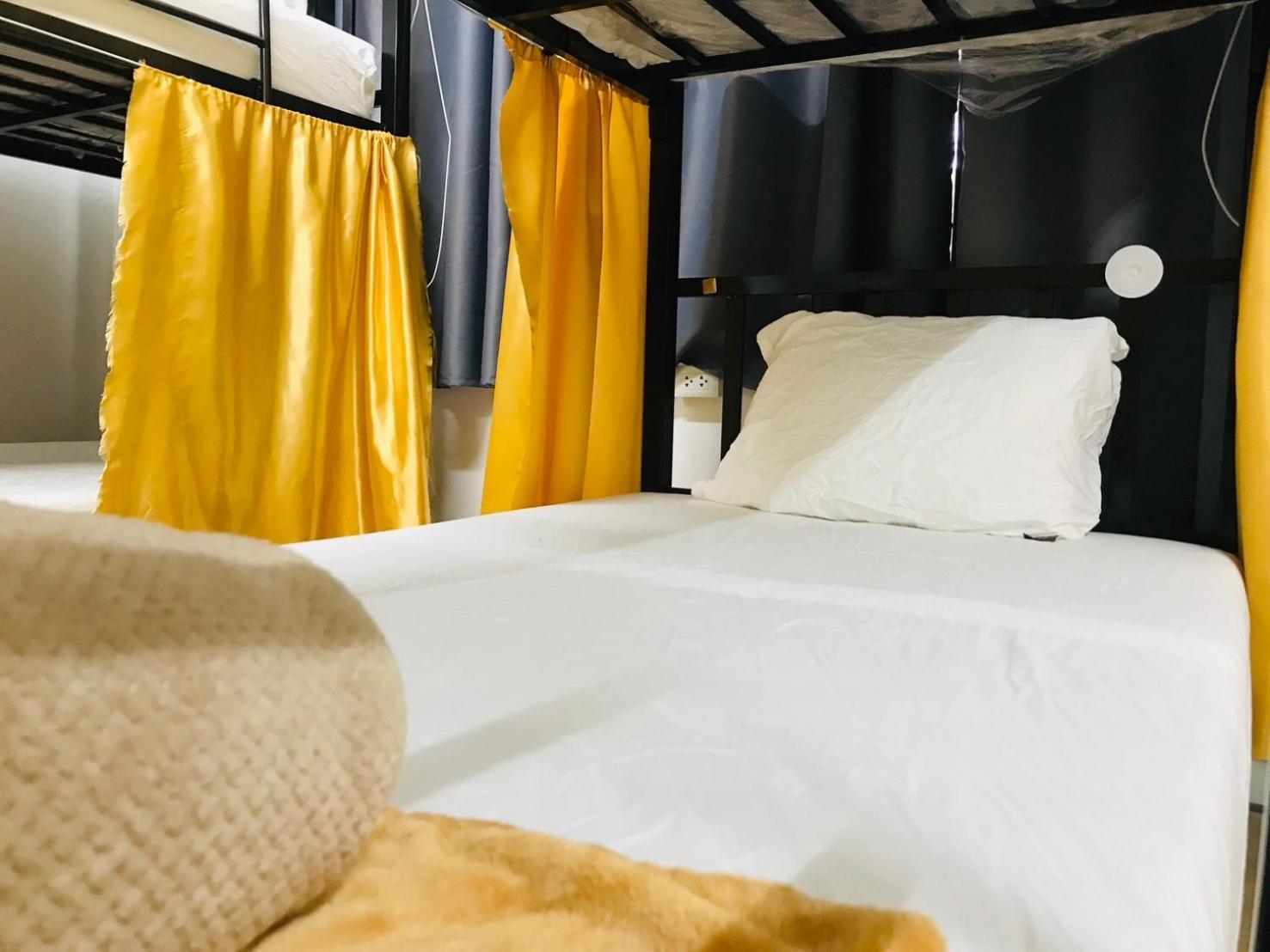 Silom Guesthouse 방콕 외부 사진